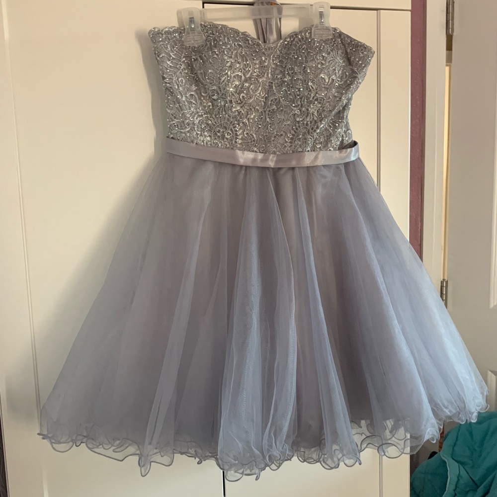 Dress - Picture 2 of 2